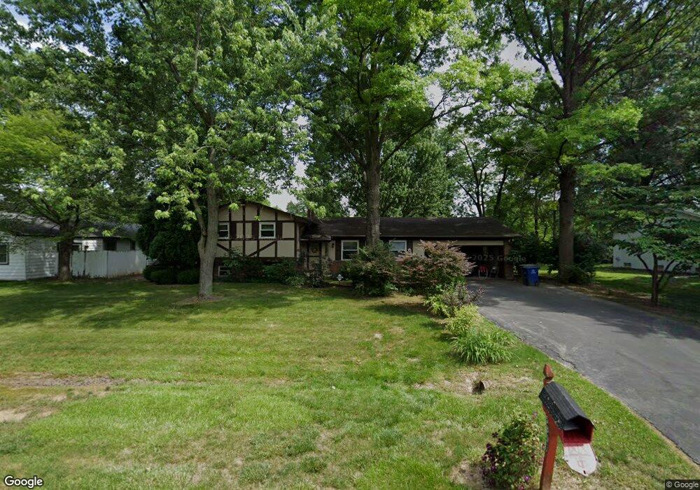 5893 Effingham Rd, Columbus, OH 43213 - photo 1