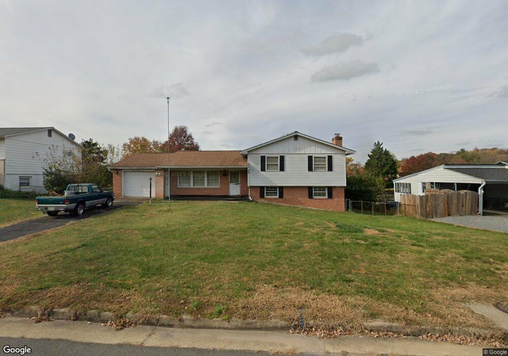 119 N Sycamore Rd, Sterling, VA 20164 - photo 1