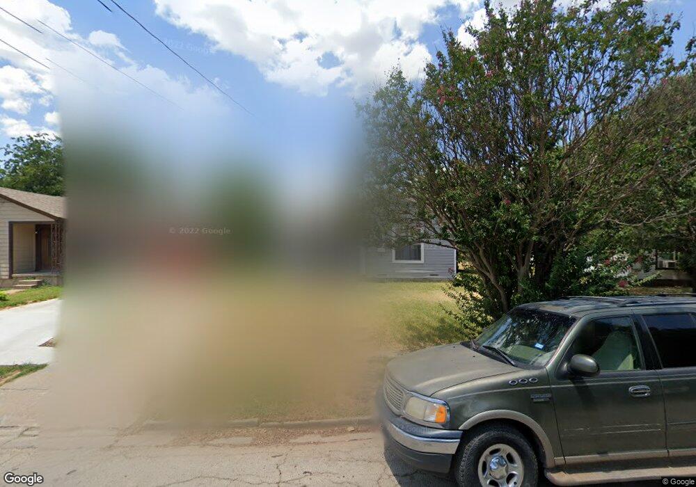 1111 N Clements St, Gainesville, TX 76240 - photo 1