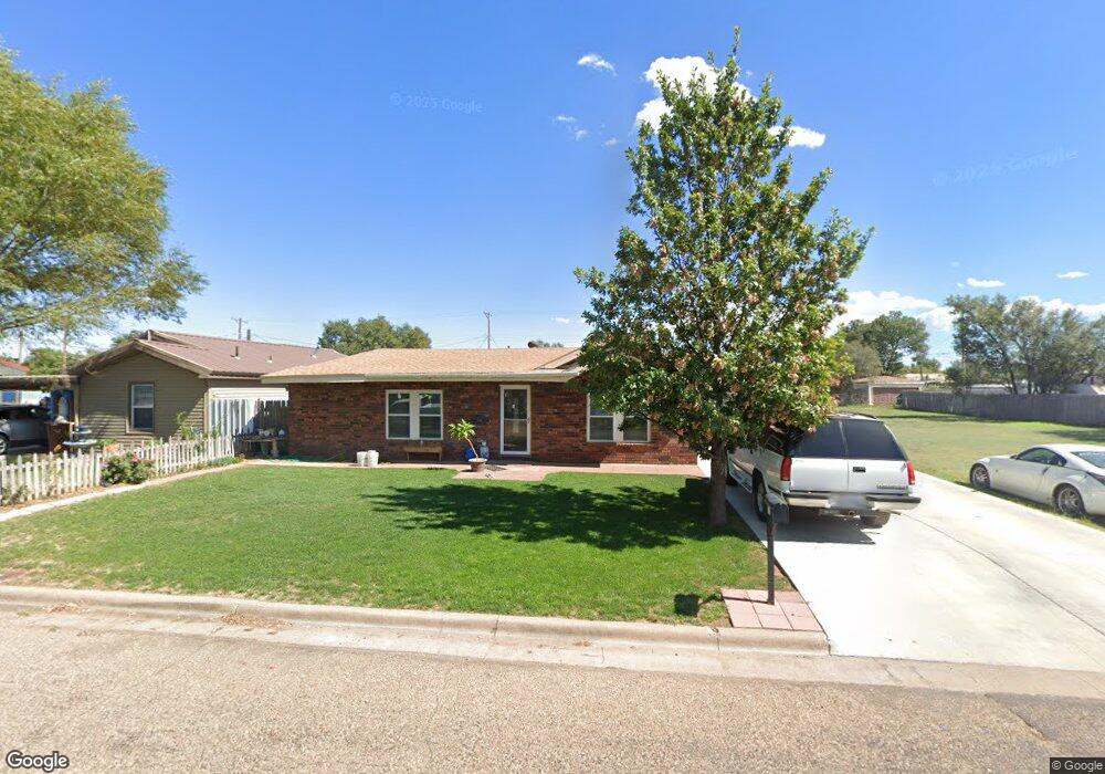 711 Binkley Ave, Dumas, TX 79029 - photo 1