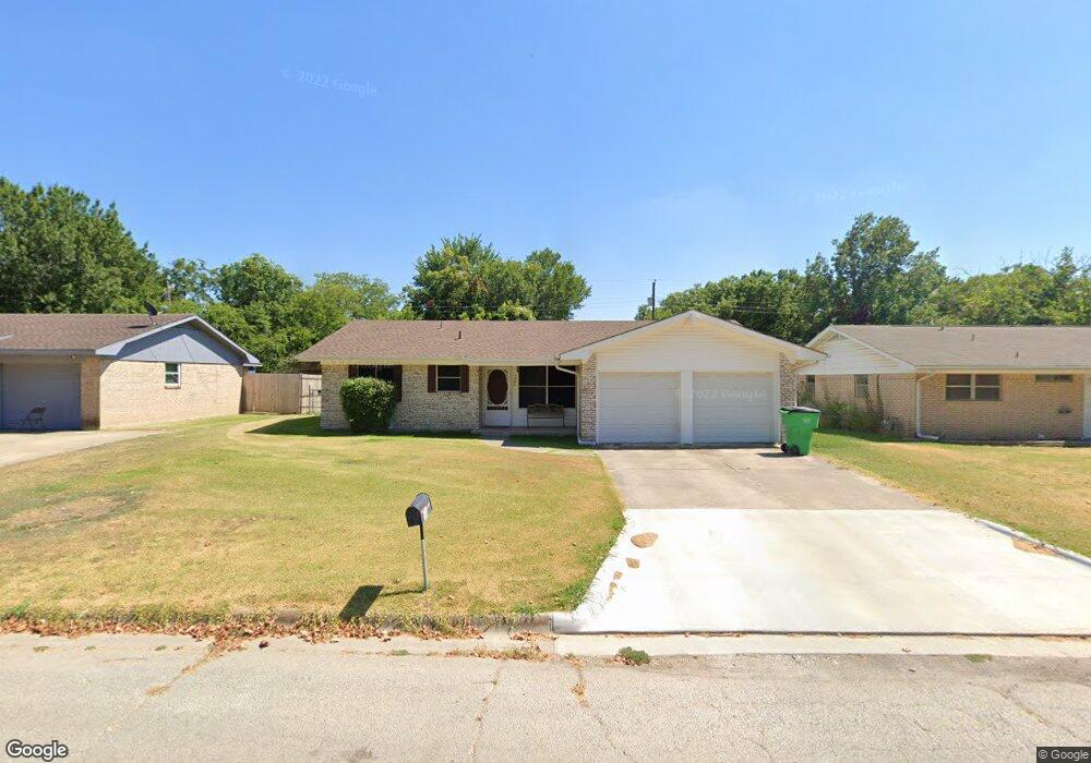 1304 Lynwood St, Gainesville, TX 76240 - photo 1