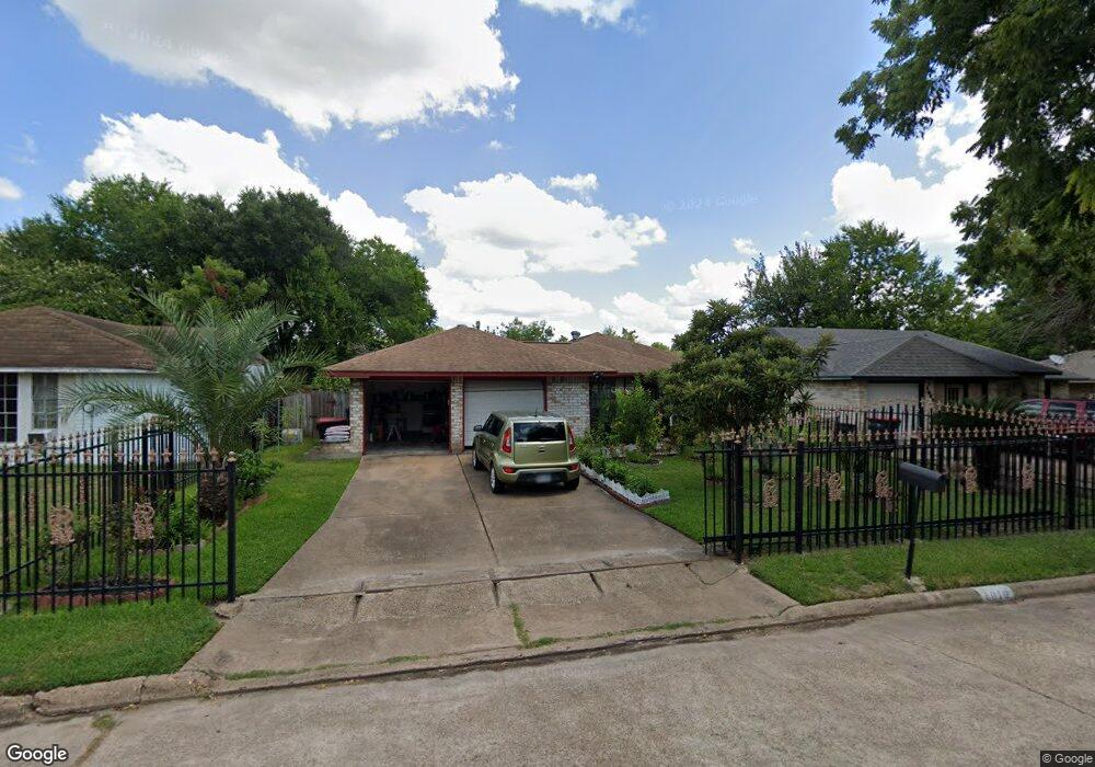1010 Fruitvale Dr, Houston, TX 77038 - photo 1