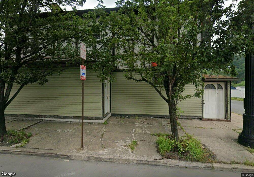 405 Pine St, Tamaqua, PA 18252 - photo 1