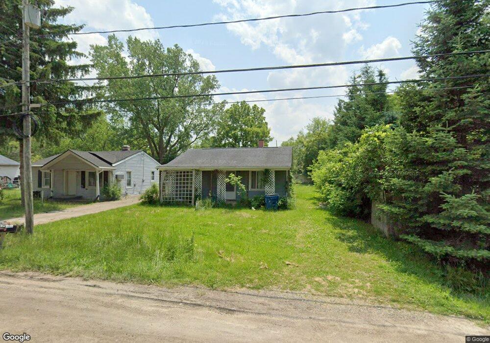 3177 Whitney Ave, Flint, MI 48532 - photo 1