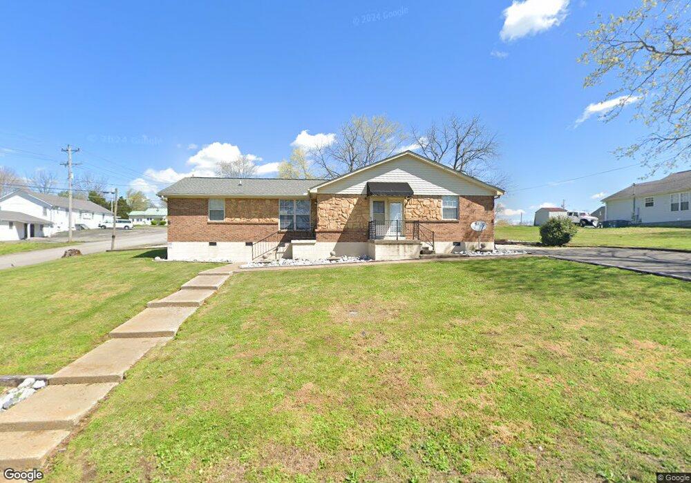 808 W 3rd St, Dickson, TN 37055 - photo 1