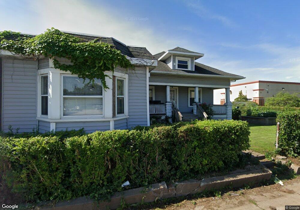 1627 W Locust St, Davenport, IA 52804 - photo 1