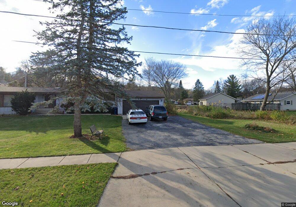 1210 Merrill Ave, Algonquin, IL 60102 - photo 1