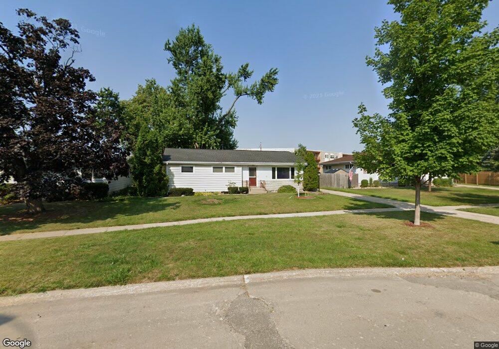 2823 Henry Ct NW, Cedar Rapids, IA 52405 - photo 1