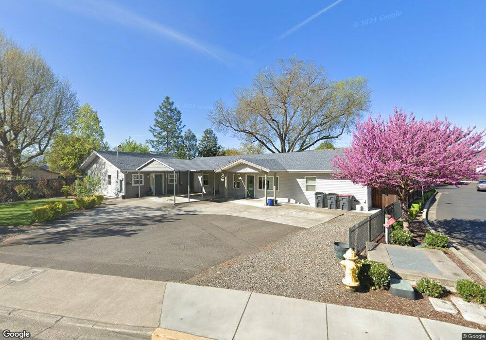 369 Nsecond St, Central Point, OR 97502 - photo 1