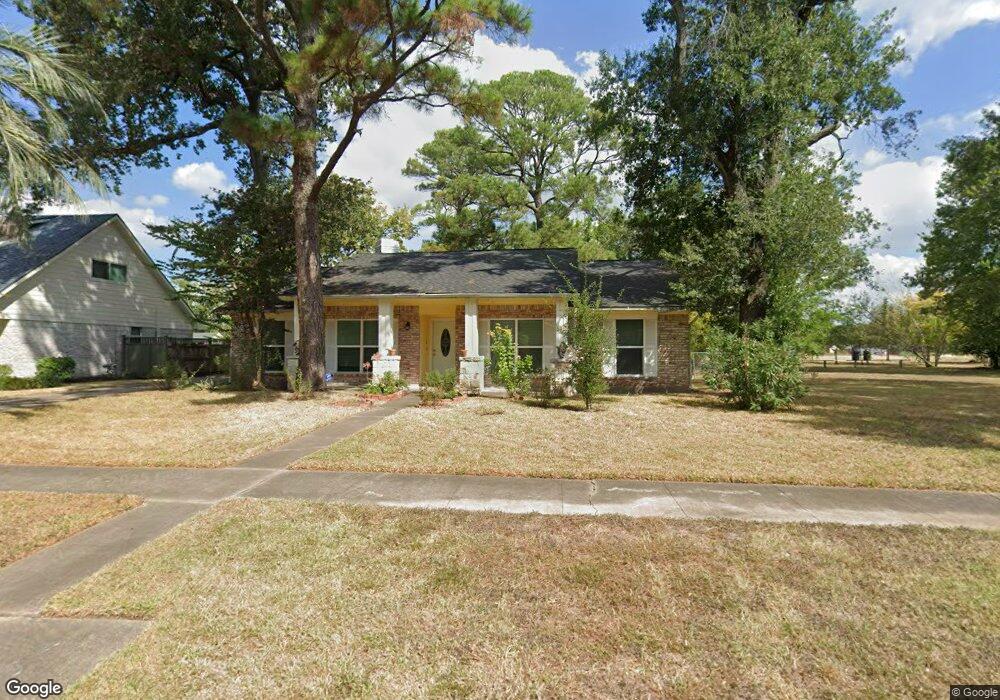 7447 Tall Pines Dr, Houston, TX 77088 - photo 1