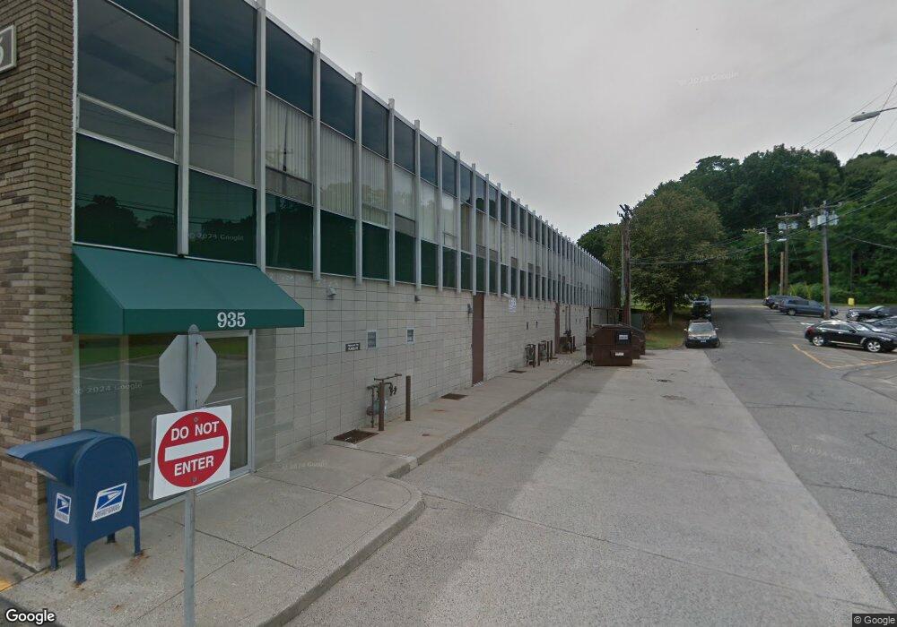 935 White Plains Rd, Trumbull, CT 06611 - photo 1