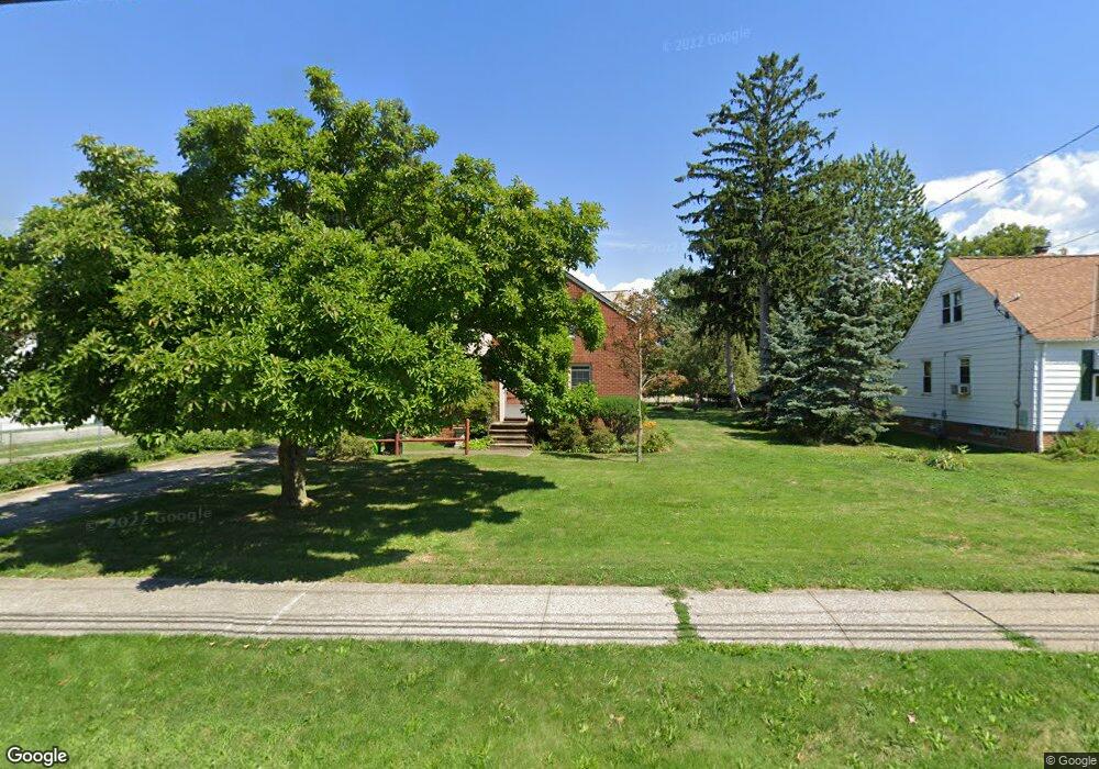 1843 E 300th St, Wickliffe, OH 44092 - photo 1