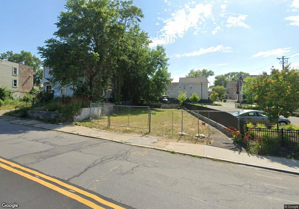 746 Albany St, Schenectady, NY 12307 - photo 1