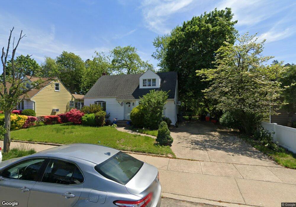 423 Jefferson St, Franklin Square, NY 11010 - photo 1