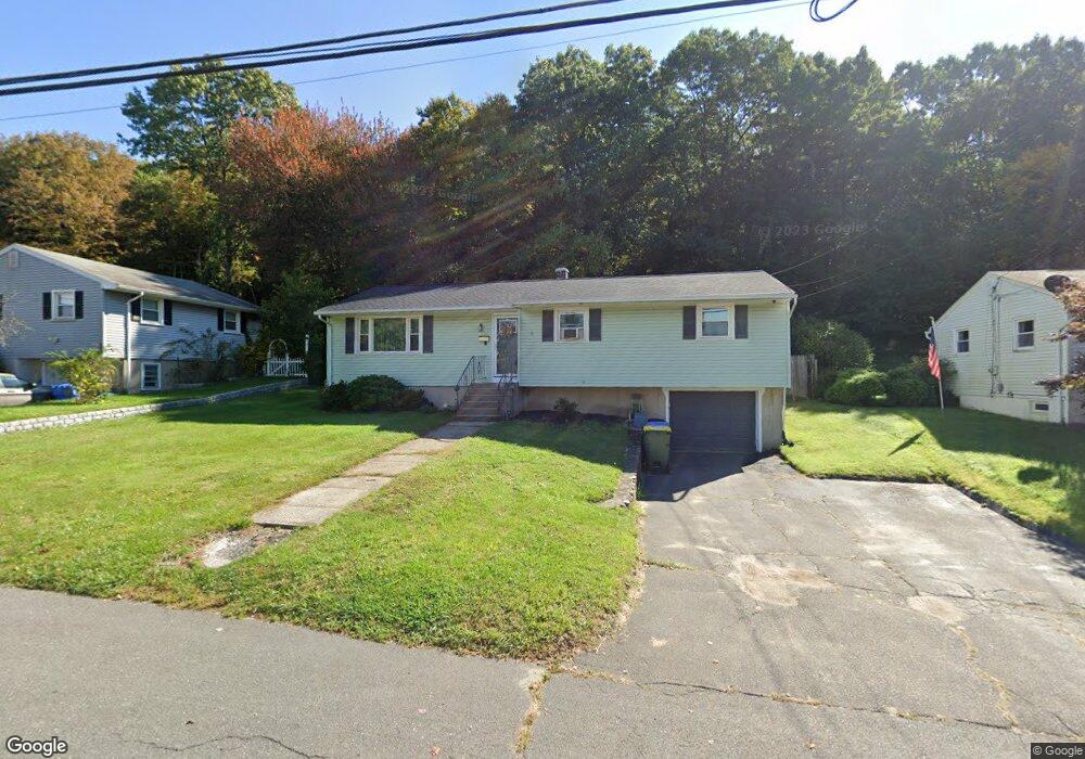 105 Newport Dr, Waterbury, CT 06705 - photo 1