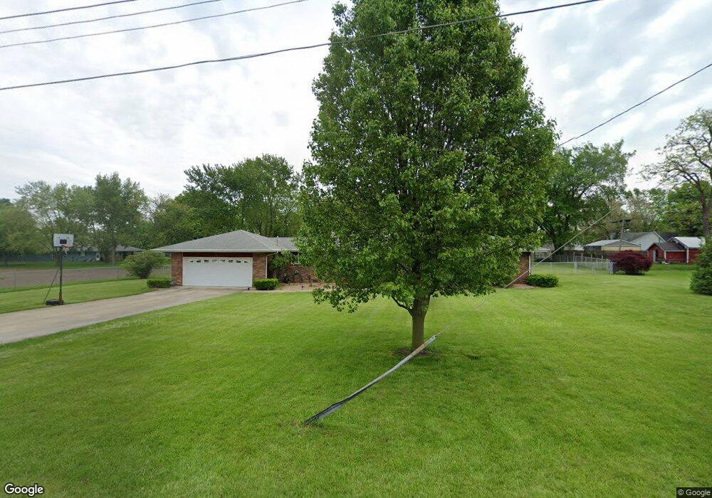 720 N 26th St, Mattoon, IL 61938 - photo 1