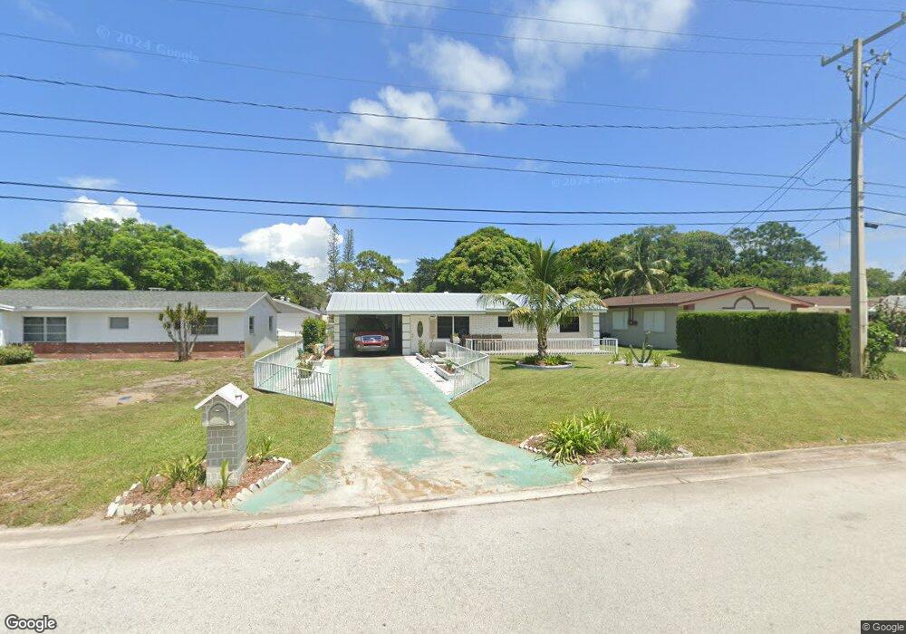 2010 S 11th St, Fort Pierce, FL 34950 - photo 1