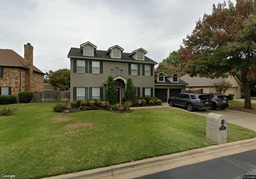 712 Tradonna Ln, Hurst, TX 76054 - photo 1