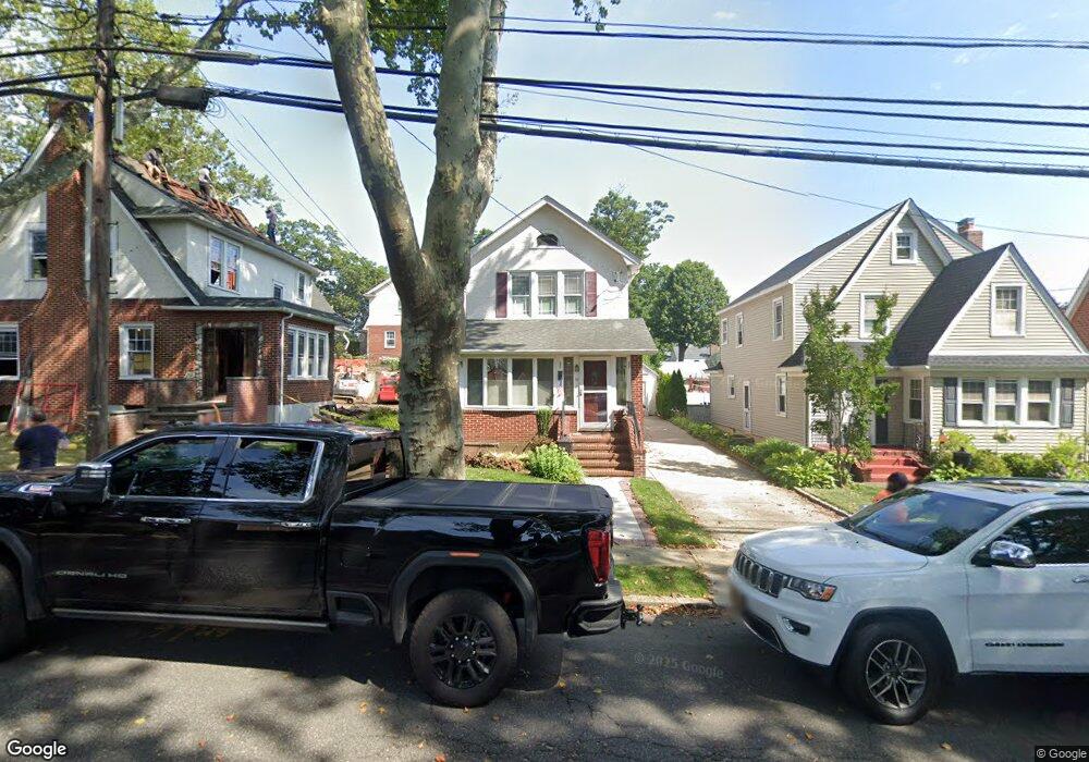 75 Mayfair Ave, Floral Park, NY 11001 - photo 1