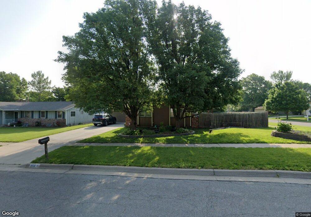 3512 SW Moundview Dr, Topeka, KS 66614 - photo 1