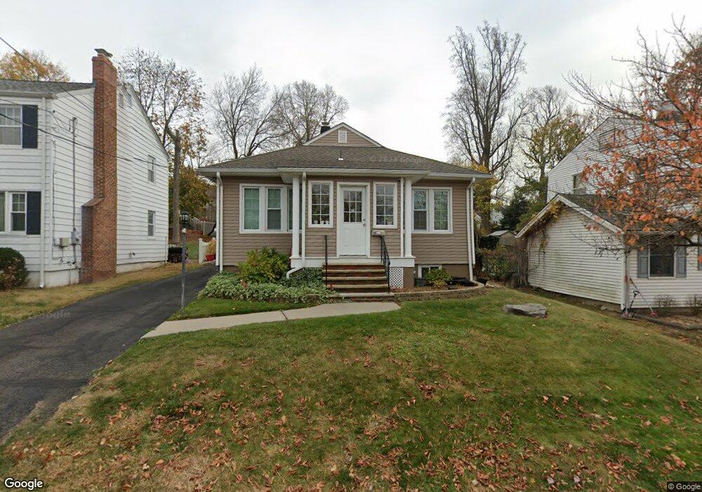 18 Robertson Rd, West Orange, NJ 07052 - photo 1