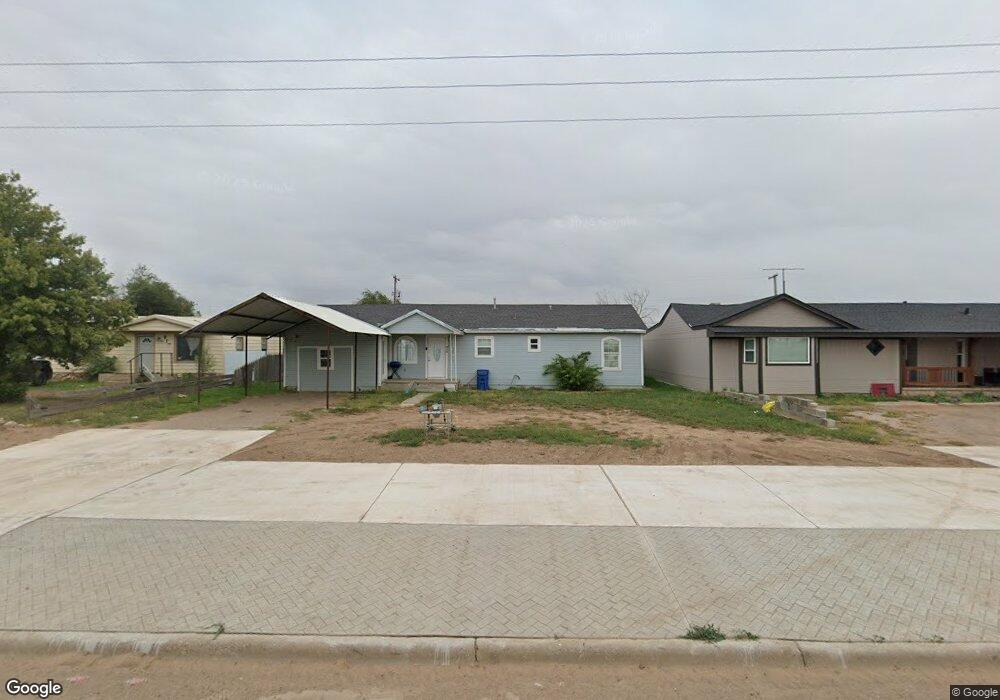 910 N Maddox Ave, Dumas, TX 79029 - photo 1