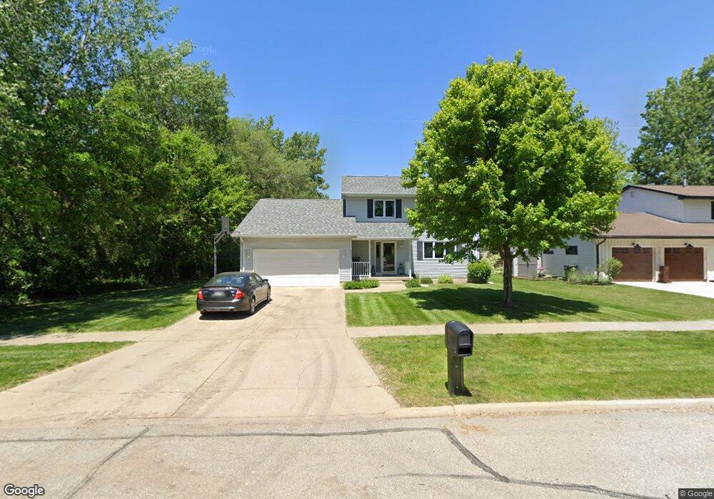2823 W 3rd St, Cedar Falls, IA 50613 - photo 1
