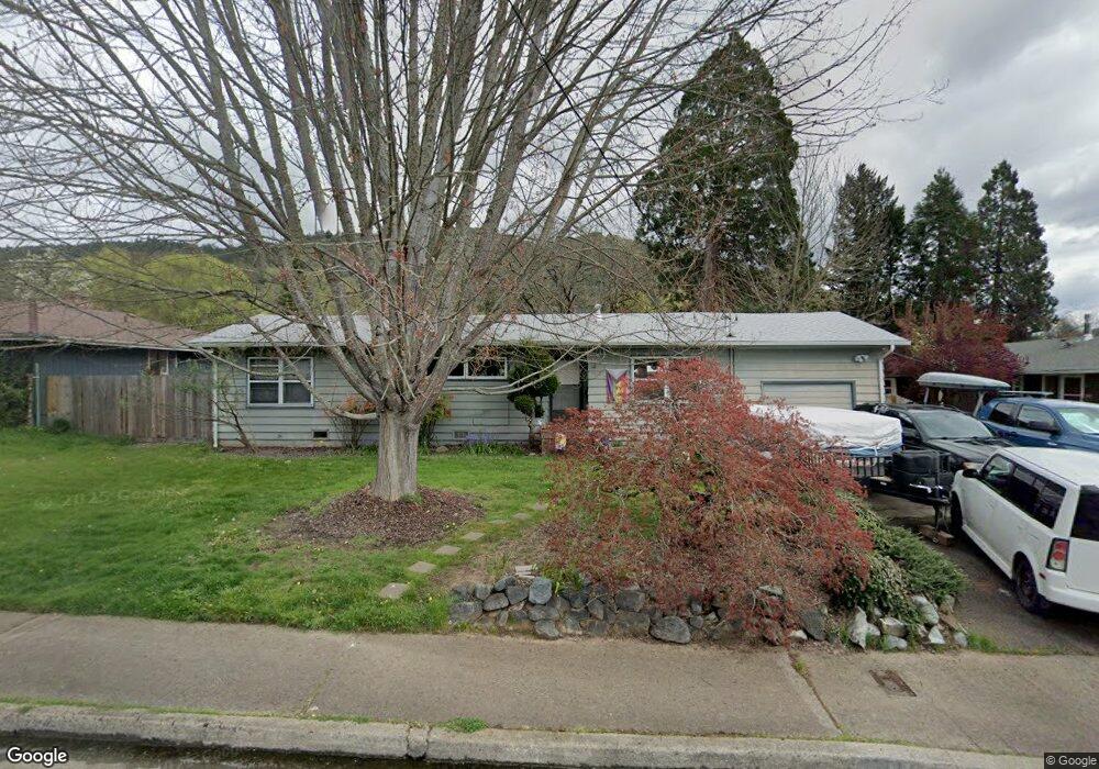 1317 NE 10th St, Grants Pass, OR 97526 - photo 1