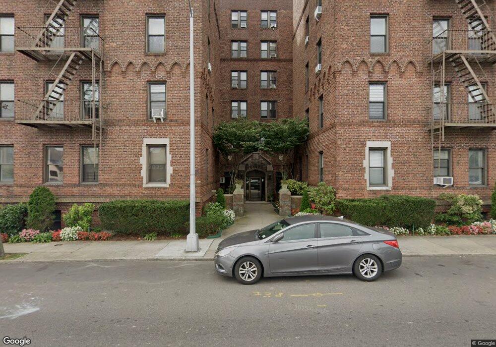 16710 Crocheron Ave unit 1P, Flushing, NY 11358 - photo 1