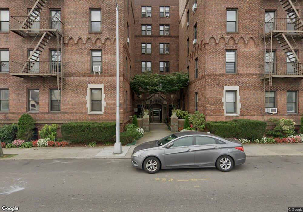 16710 Crocheron Ave unit 4D, Flushing, NY 11358 - photo 1