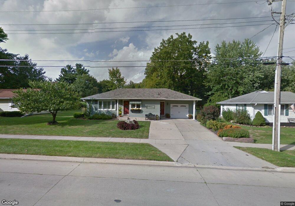 1206 S 8th Ave E, Newton, IA 50208 - photo 1