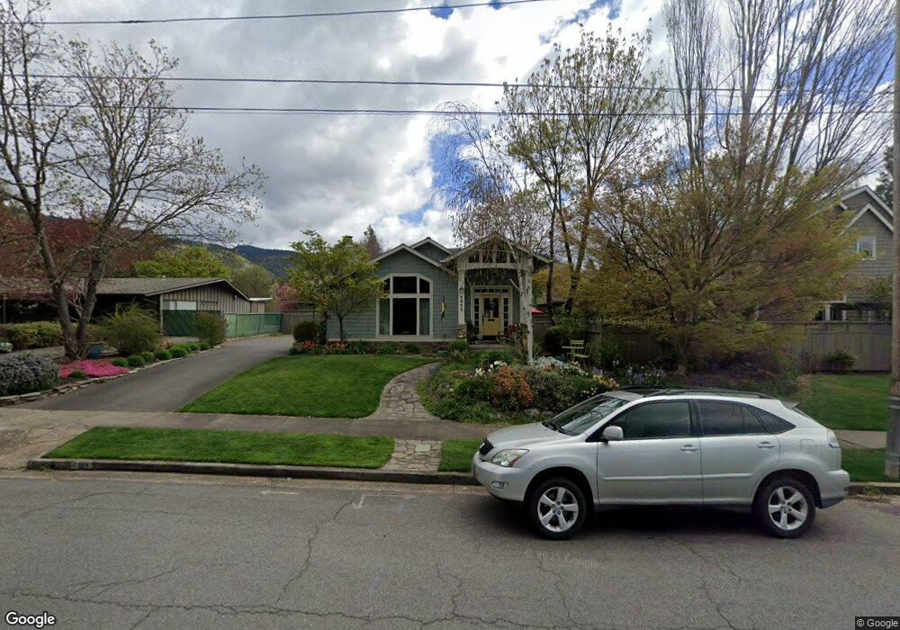 1411 NW Lawnridge Ave, Grants Pass, OR 97526 - photo 1