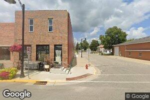 122 E 1st St, Sumner, IA 50674