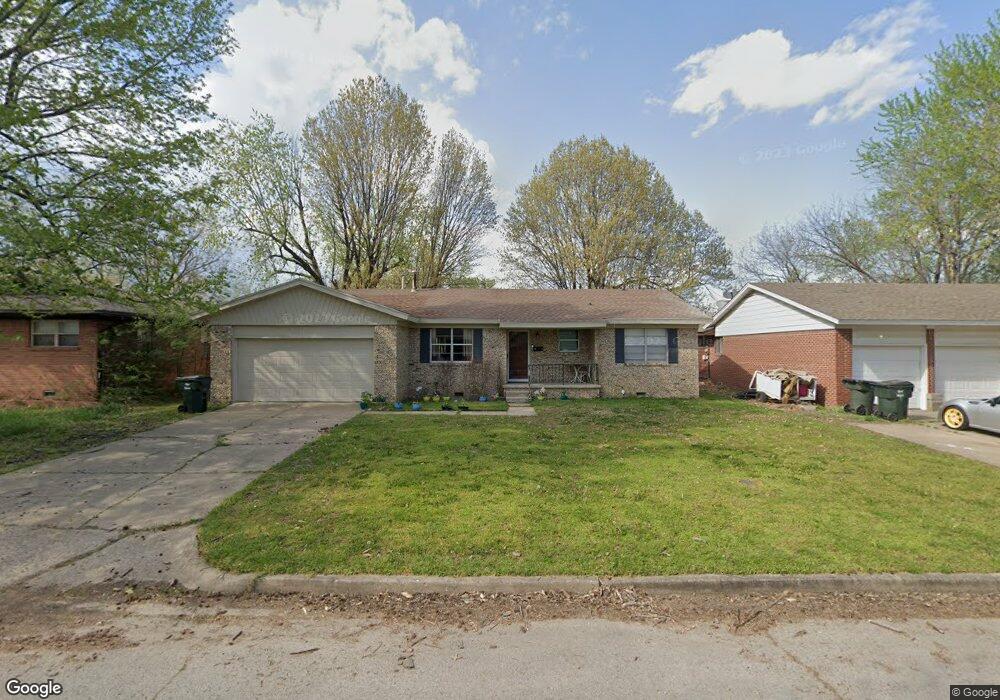 221 E Pine Place, Skiatook, OK 74070 - photo 1