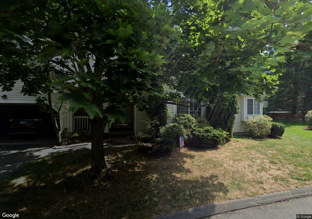 24 Edgewood Ct, Simsbury, CT 06070 - photo 1