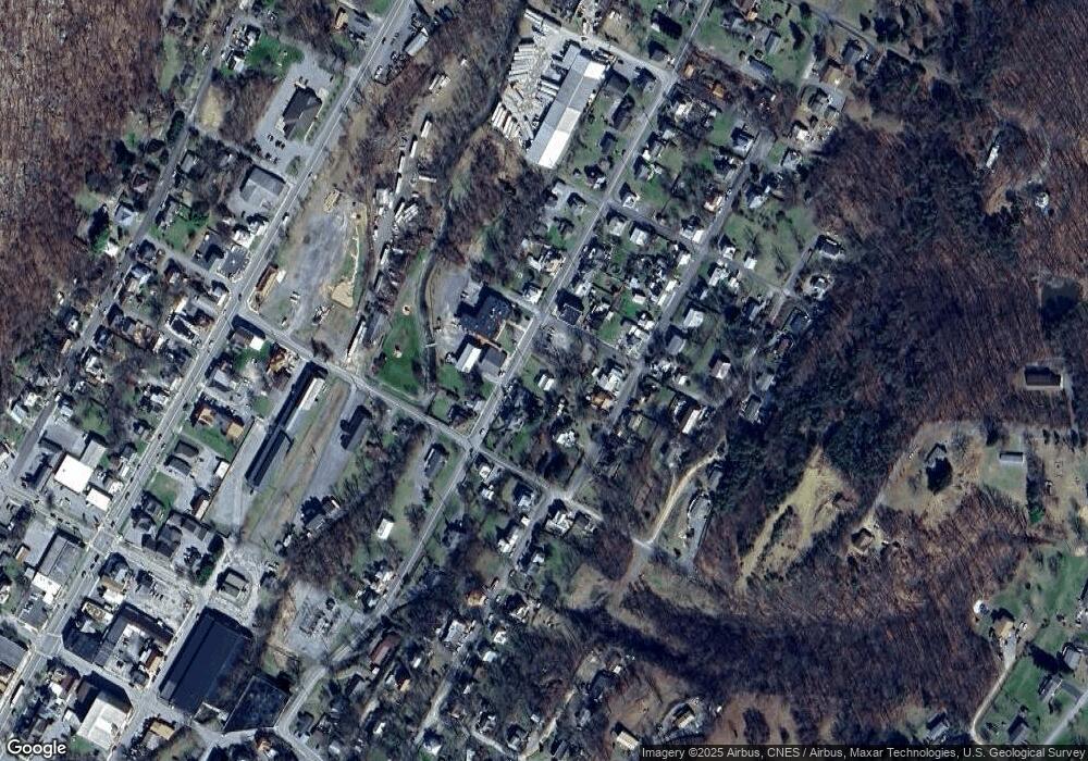 212 Harrison Ave, Berkeley Springs, WV 25411 - photo 1