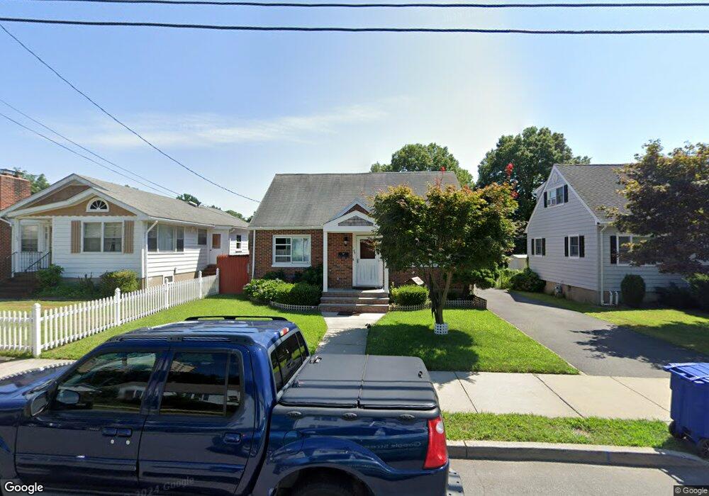 135 Suburban Ave, Bridgeport, CT 06604 - photo 1