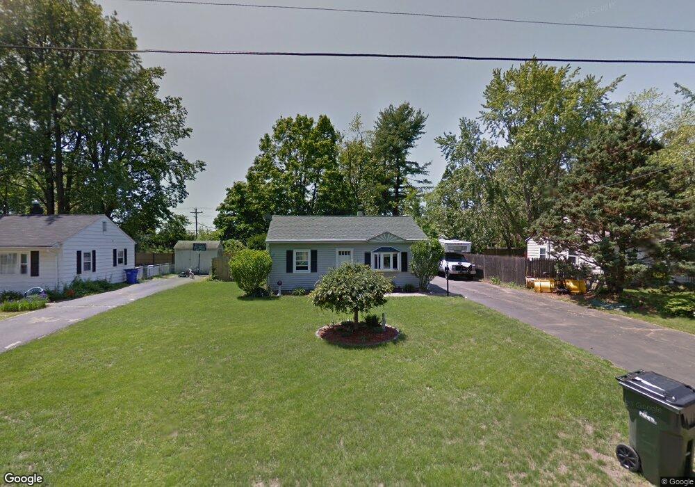 9 Avon St, Windsor Locks, CT 06096 - photo 1