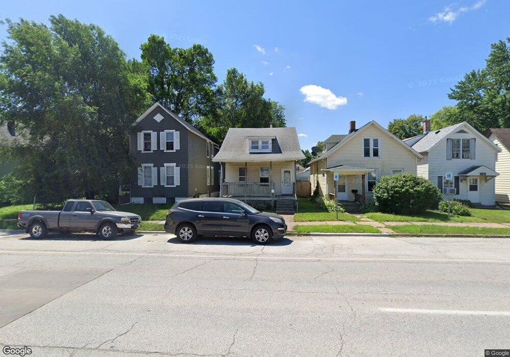 1527 W 4th St, Davenport, IA 52802 - photo 1