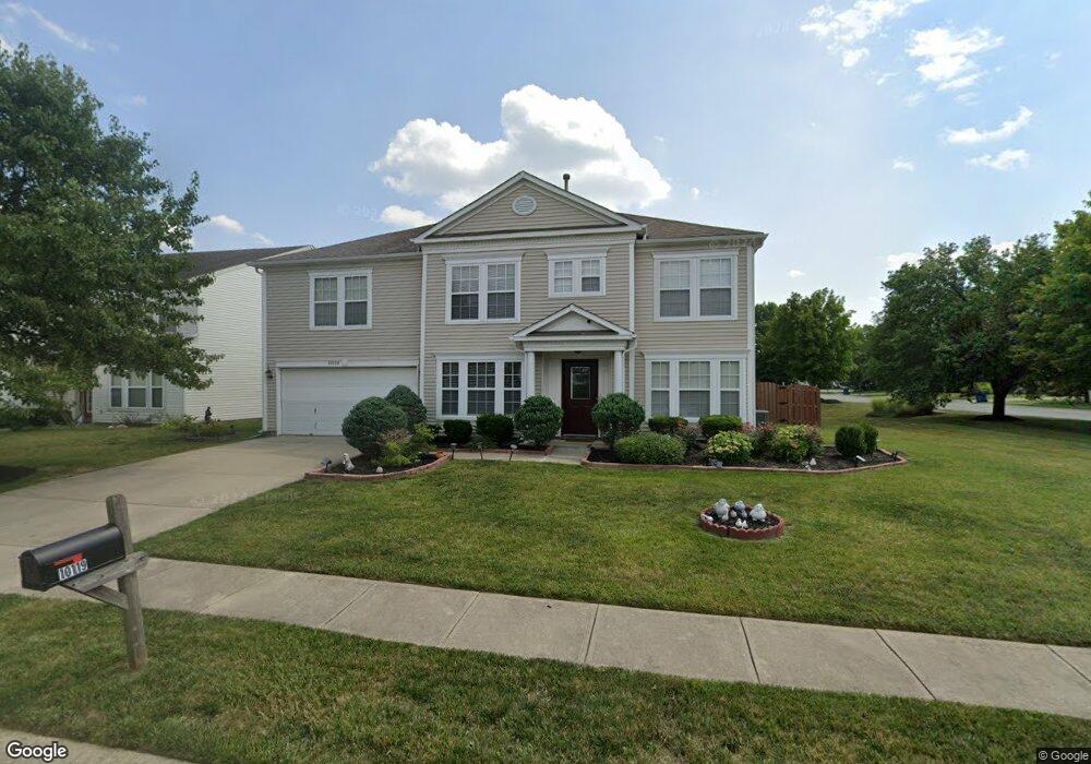 10119 Holly Berry Cir, Fishers, IN 46038 - photo 1