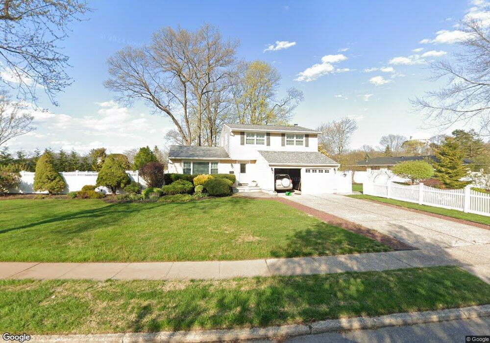 23 Abbey Dr, ComMacK, NY 11725 - photo 1