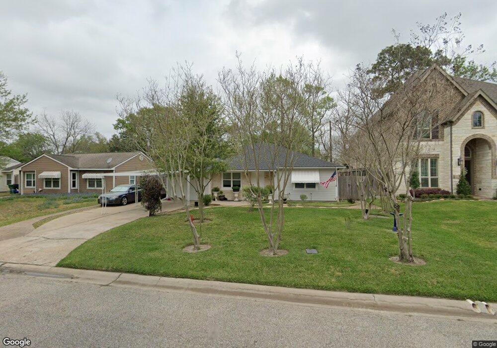 1710 Saxon Dr, Houston, TX 77018 - photo 1