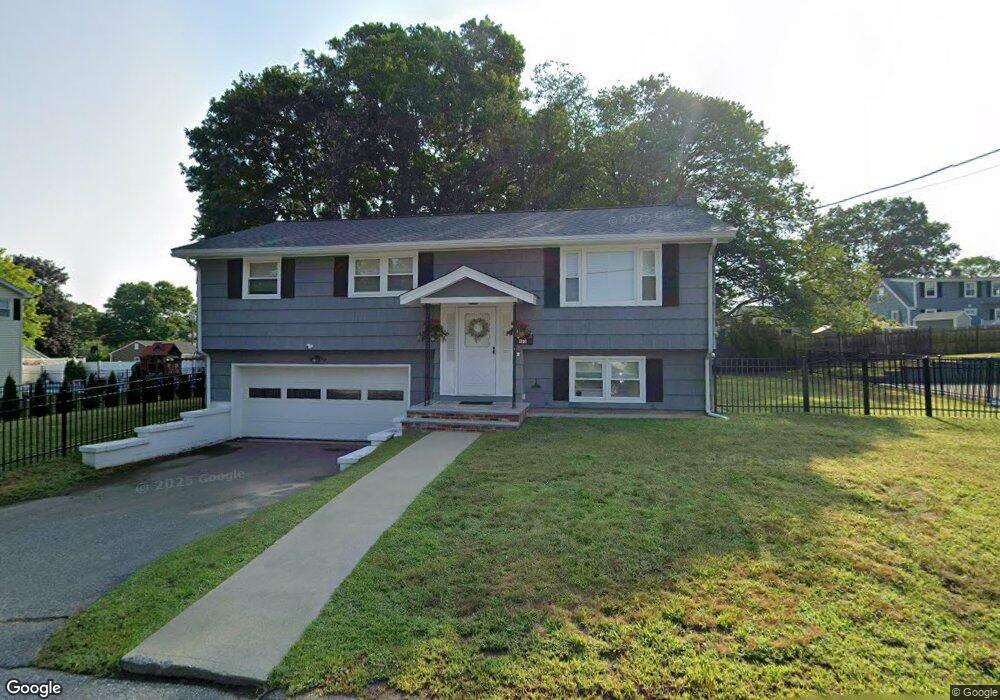 135 Trull Ln E, Lowell, MA 01852 - photo 1