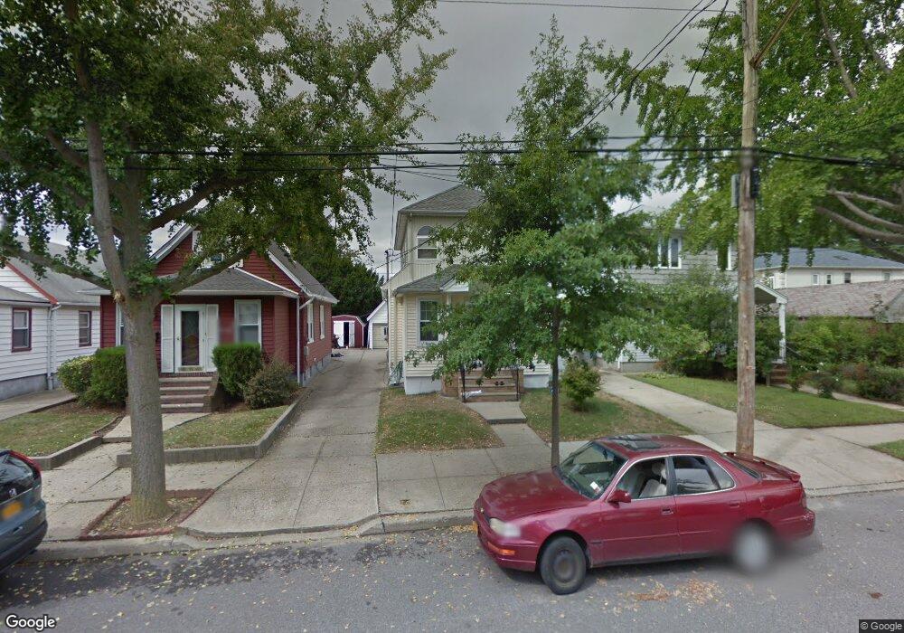 8522 263rd St, Floral Park, NY 11001 - photo 1