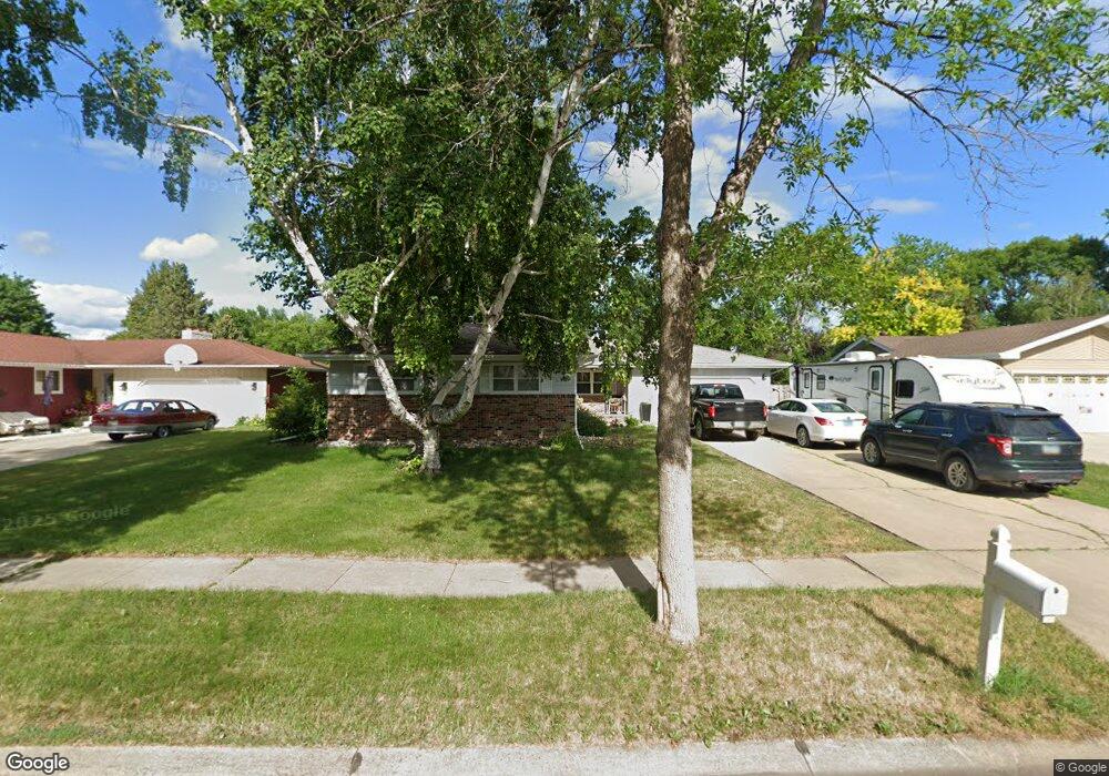 2825 Hickory St N, Fargo, ND 58102 - photo 1