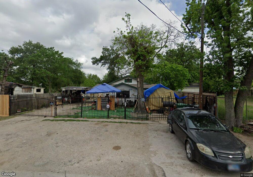 3147 Christie St, Houston, TX 77026 - photo 1
