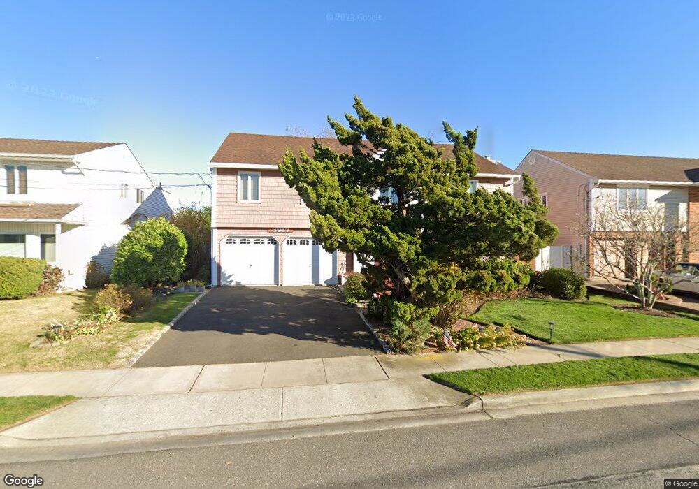 3917 Sally Ln, Oceanside, NY 11572 - photo 1