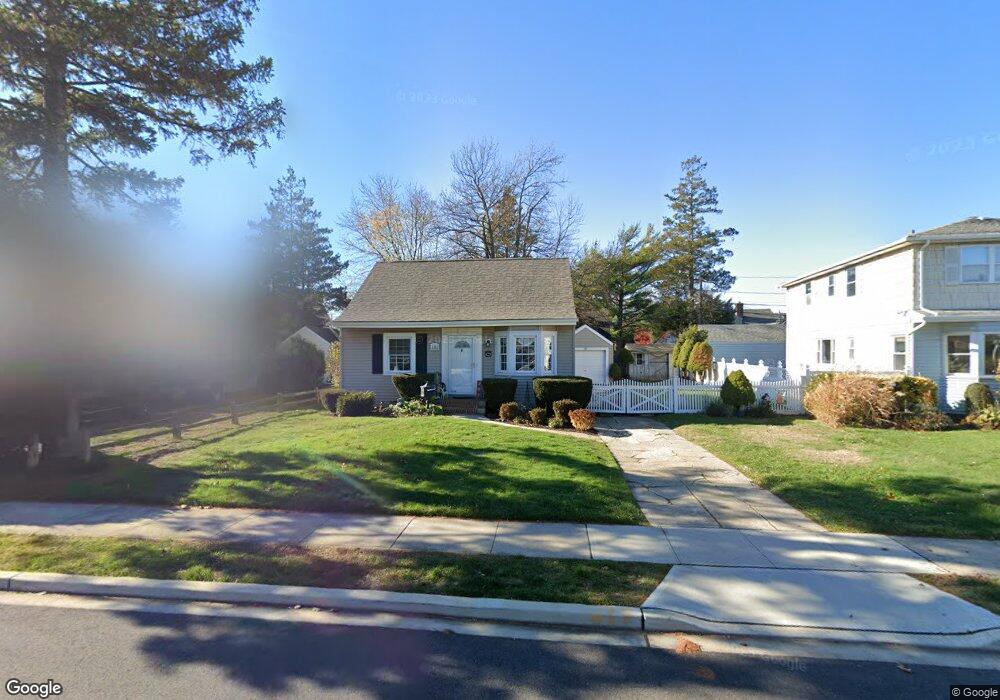 141 Wilson Rd, Valley Stream, NY 11581 - photo 1