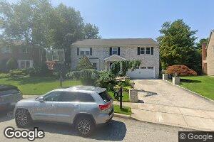 24 Knoll Ln, Glen Head, NY 11545