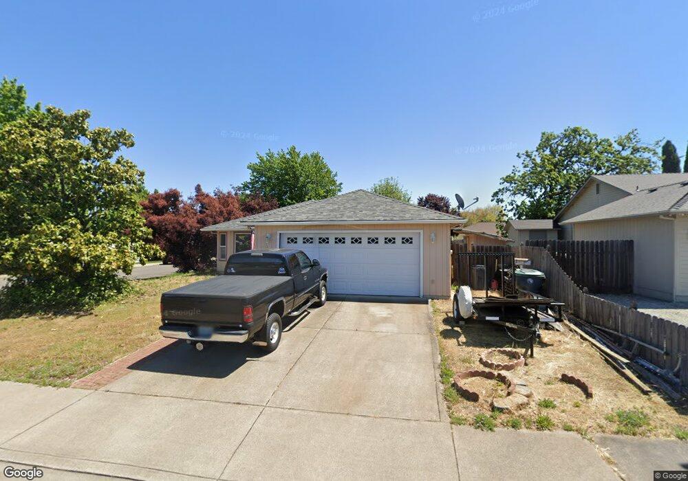 1114 Coachman Dr, Central Point, OR 97502 - photo 1